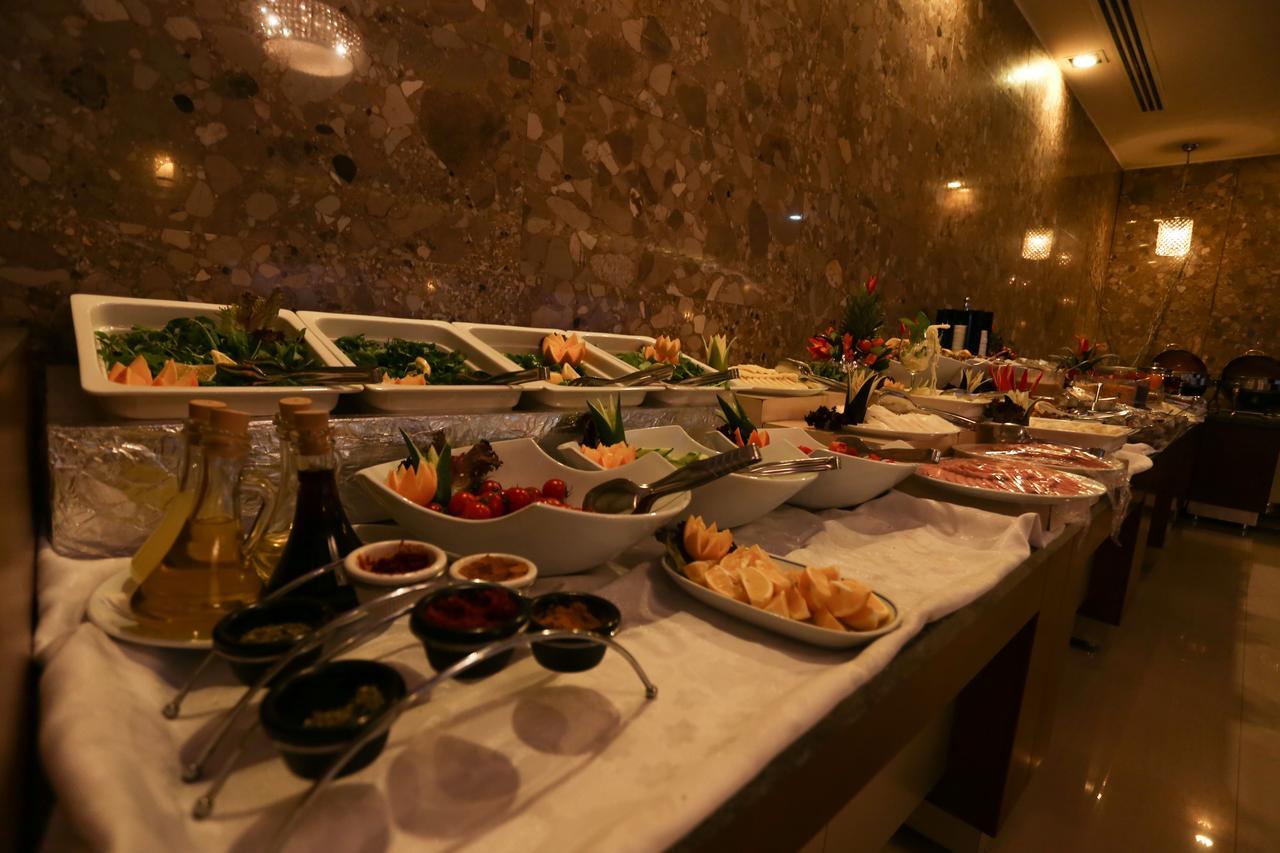 Sivas Bueyuek Hotel Eksteriør billede